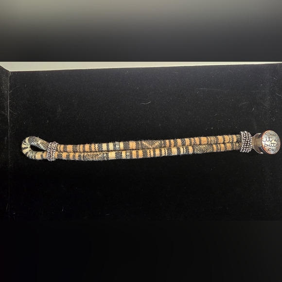 Suck It Up, Buttercup Fabric/Rope Button Bracelet - Picture 2 of 6